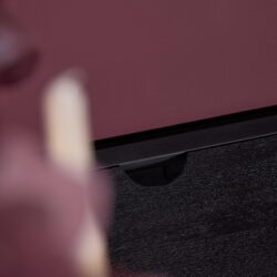 Perspectief vanaf boven op het zwevende tv meubel