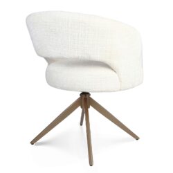 Detail van bronzen poot eetkamerstoel Demi