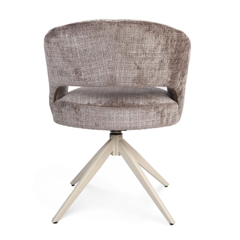 Eetkamerstoel Demi in clay in interieur met tafel en stoelen