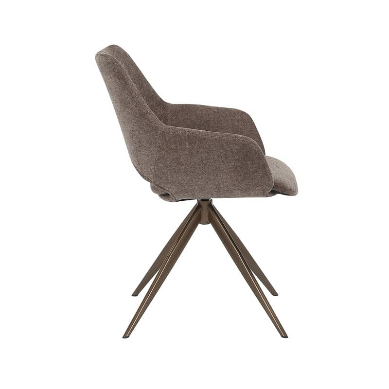 Draaibare eetkamerstoel Daisy bruin vanuit een andere hoek