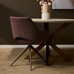 Eetkamerstoel Daisy in interieur, paarse stoel in eetkamer