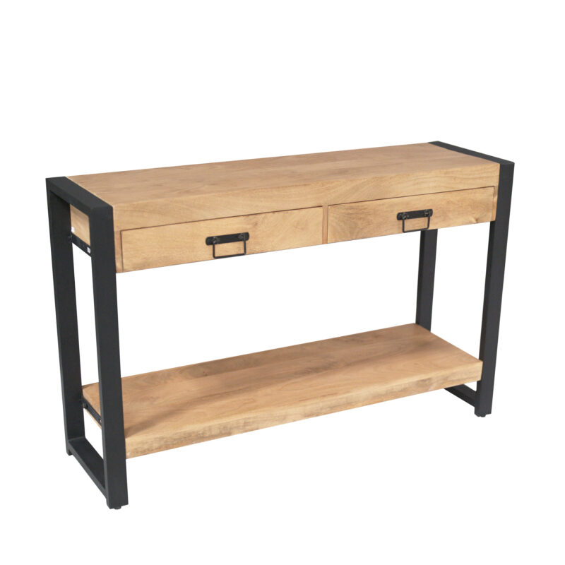 Sidetable Britt in een woonkamer met andere meubelen uit de Woonserie Britt