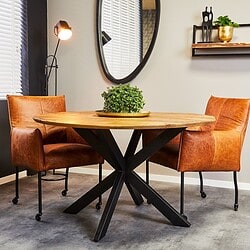 Ronde eettafel Arlington van 120 cm met houten blad en zwart metalen onderstel, perfect voor moderne eetkamers.