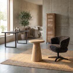 Ronde bijzettafel van naturel hout in New Vintage stijl