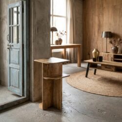 Banktafel Jade Naturel, houten tafel met ronde vormen en extra vak voor accessoires