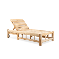 Detail van teakhouten armleuning van ligstoel met wielen