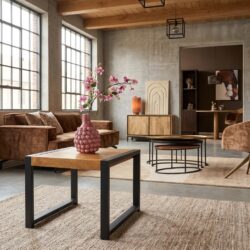 Mokana Bijzettafel Boaz Naturel Mangohout 60 cm Bijzettafel Boaz in naturel mangohout, perfect voor een modern interieur. Handgemaakt van duurzaam mangohout, ideaal als salontafel of decoratief element in woonkamer of kantoor.