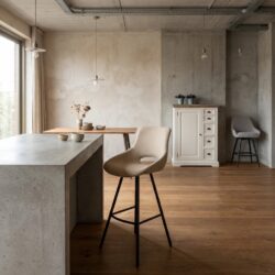 Campo barstoel uit lichtbruin leer met zwart poeder coating frame