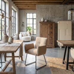 Dante armstoel in lichtbruin leer met landelijk modern design