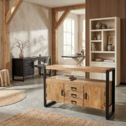 Dressoir Britt, mangohout, lichte finish, metalen frame en handgrepen, 3 lades en 2 deuren