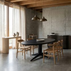 Ovale eettafel Rayford in zwart, handgemaakt en zelf te monteren