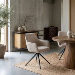 Fondo armstoel met armleuning in beige kleur, landelijk modern stijl