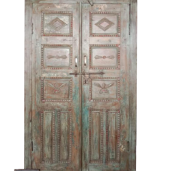 Detail van de bewerkte deuren van de Indiaanse houten kast