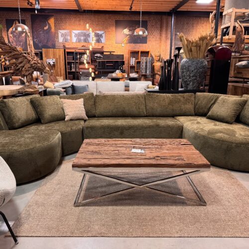 lilbeth hoekbank mokana | Heb je wel eens door de ramen naar prachtig ingerichte woonkamers in Nederland gekeken? Een salontafel versierd met bloemen staat voor een gezellige en aantrekkelijke bank, daarachter zie je een eettafel voor gezellige bijeenkomsten en in de vensterbank staan smaakvolle vazen. Hoekbank Lilibeth in zachte stof Fusion