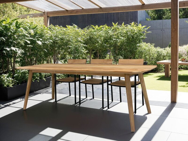 Lugano 240cm tuinmeubel vanuit een andere hoek, natuurlijk hout, teakhout