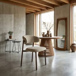 Micah eetkamerstoel, beige, stof, metalen poten, Japandi stijl