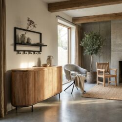 Noor 170cm kast in natuurlijk hout met zwarte afwerking