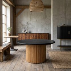 Ronde eetkamertafel van recycled teak met landelijk modern design