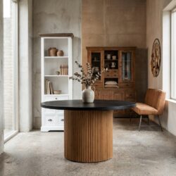 Ronde eetkamertafel van natuurlijk hout uit de Palazzo collectie