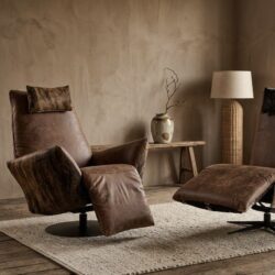Jesse Chill Line fauteuil met accu en kussen in koeienhuid met africa leer