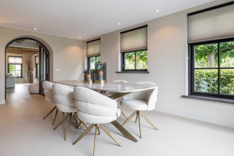 Eettafel Bottega Blush beige danish oval detail spinpoot