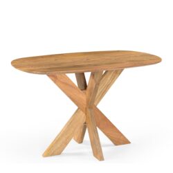 De Runa eettafel in een interieur, met een bruine kleur, in een ruimte met licht houten meubelen