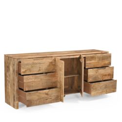 Mangodressoir in een ruime woonkamer