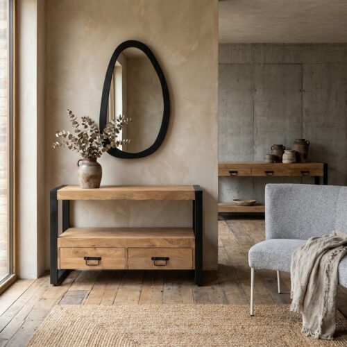 Tv meubel Britt in mangohout met lichte finish en zwarte handgrepen