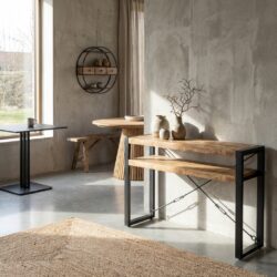 Wandtafel Britt met Vak, houten blad en metalen frame, industrieel design