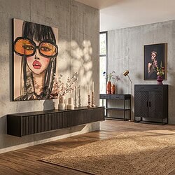 Zwevend tv-meubel Madison Black in zwart, prachtig mangohout en lattenpatroon