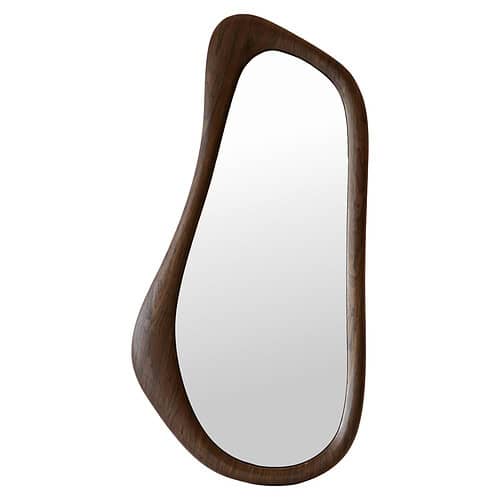 Elegant houten spiegel Briar in bruin afwerking, perfect voor moderne interieurs.