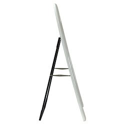 Spiegel met zwart houten standaard, modern en stijlvol design, perfect voor interieurdecoratie en functioneel gebruik in huis of kantoor.