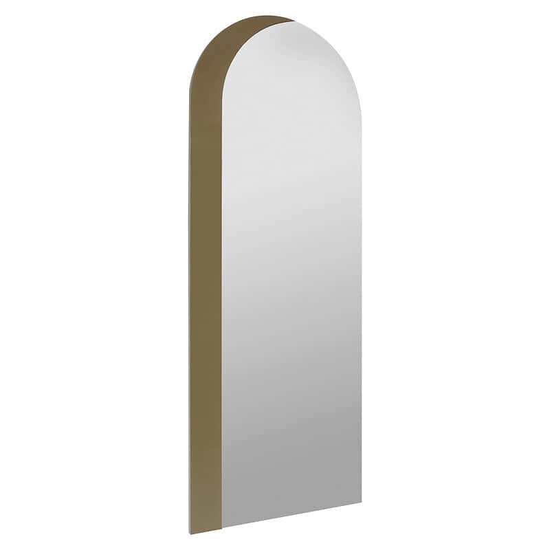 Elegant staande spiegel met goudkleurige rand, perfect voor moderne interieurdecoratie en slaapkamer of hal.