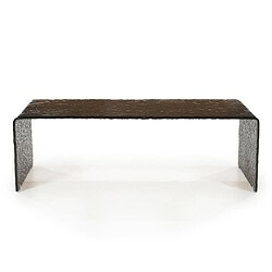 Moderne Holzbank mit Metallbeinen, für drinnen und draußen geeignet, minimalistisches Design, nachhaltige Materialien, in Schwarz und Grau.