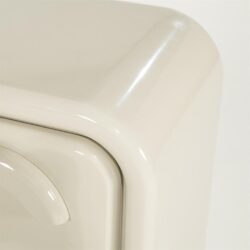 Binnenkant en opbergruimte van beige Cabinet Gubby small MDF kast