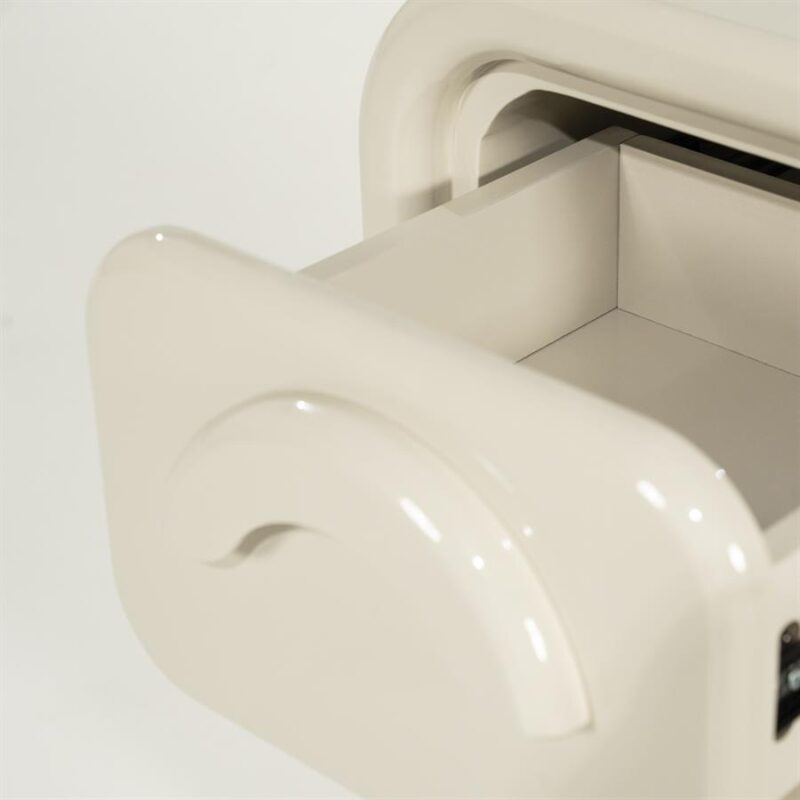 Beige Cabinet Gubby small in modern interieur met high gloss MDF afwerking