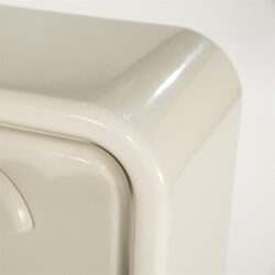 Close-up textuur en materiaal MDF beige cabinet Gubby large high gloss