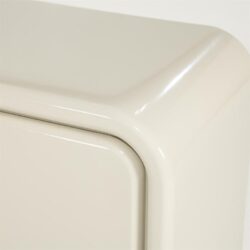 Bovenaanzicht beige dresser Gubby high gloss kast met MDF materiaal