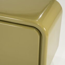 Zijkant van groen hoogglans tv-meubel Gubby in MDF materiaal