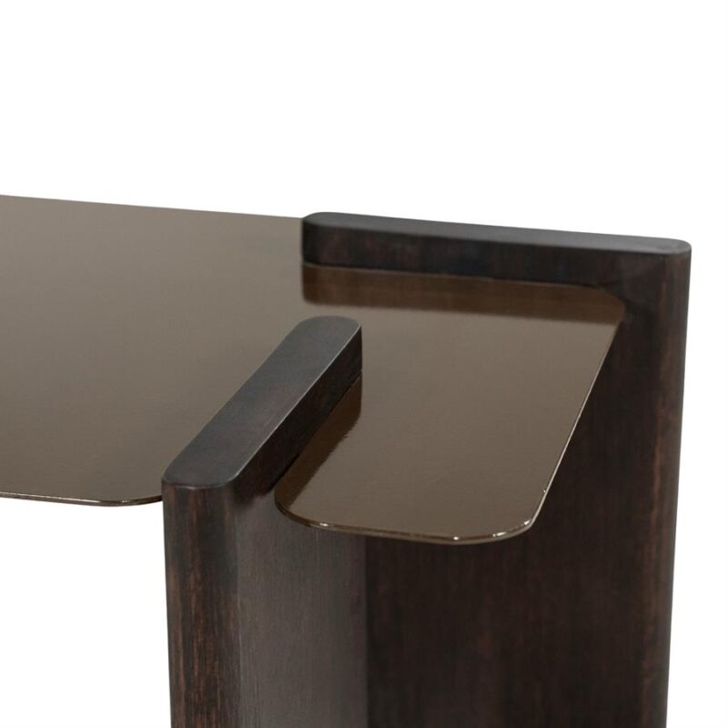 Salontafel Voro in bruin mangohout gefotografeerd vanuit zijaanzicht