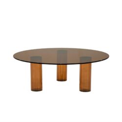 Close-up van de resin afwerking van salontafel Aero in bruin