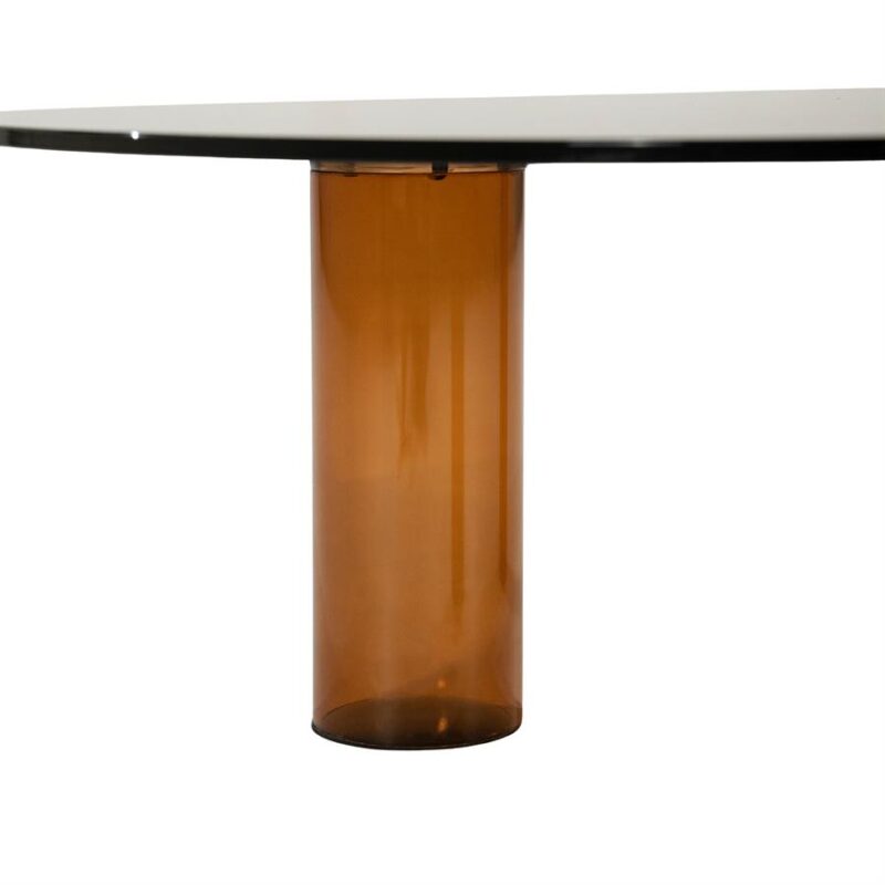 Bruine salontafel Aero van glas en resin in modern interieur