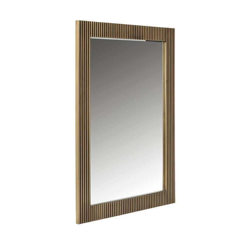 Elegante houten spiegel van Mokana Meubelen met een gestreepte rand, perfect voor moderne interieurs en functioneel gebruik in elke kamer.