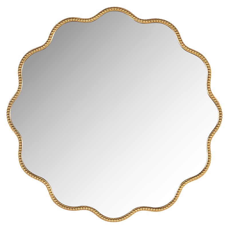 Elegante gouden spiegel met een sierlijke, gedetailleerde rand, perfect voor een luxe interieur. Ideaal voor slaapkamers, hallen of als decoratief accent in elke ruimte.