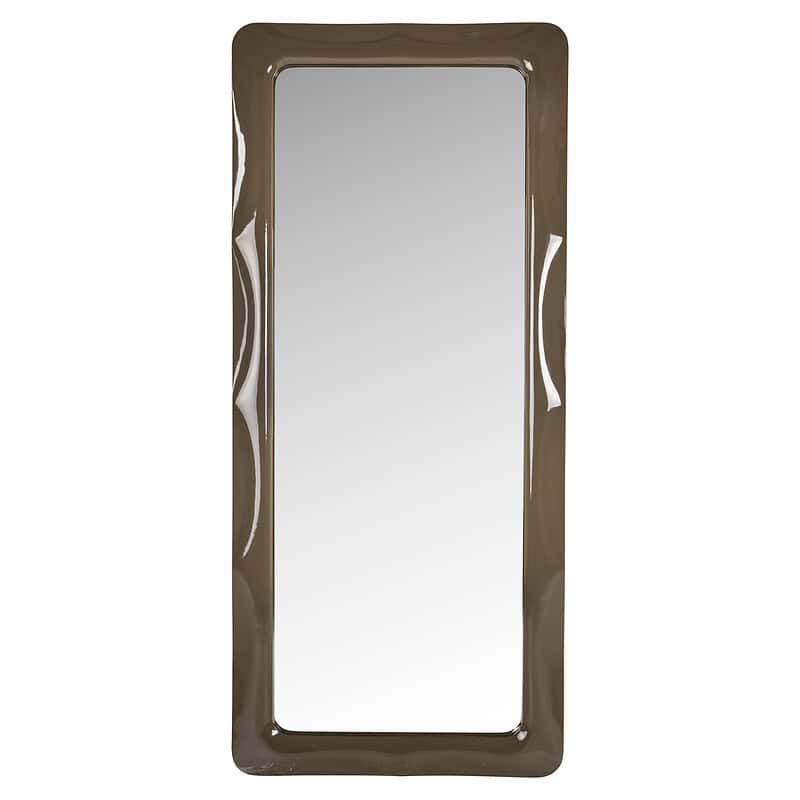 Elegante houten staande spiegel met een modern design, perfect voor elke slaapkamer of kleedkamer. Gemaakt van hoogwaardige materialen voor duurzaamheid en stijl.