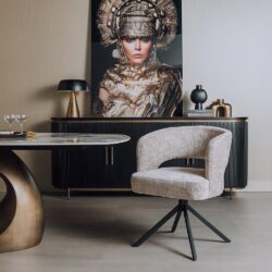 Mura armstoel met armleuning in beige uit Haga 30 stof, zwart gespoten frame