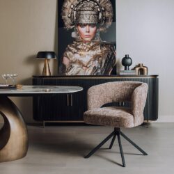 Mura armstoel met armleuning in cappuccino kleur van fabric Haga 39