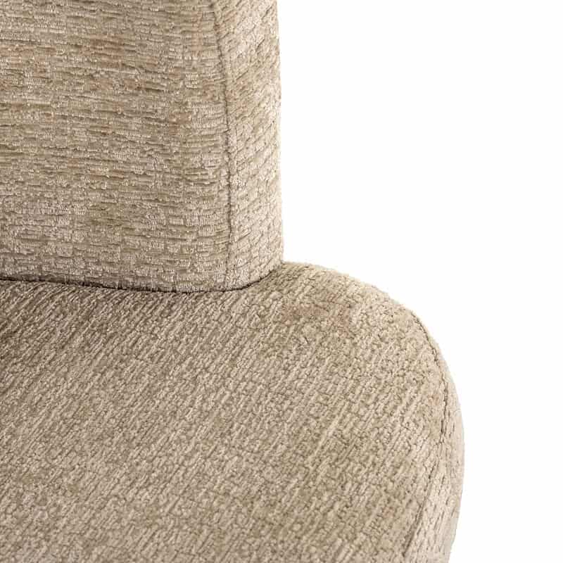 Dichte close-up van de Cheyenne desert fusion eetkamerstoel met swivelfunctie en brandvertragende bekleding, perfect voor een stijlvolle en veilige eetkamer.
