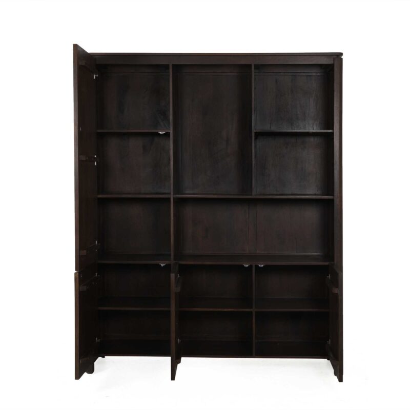 Close-up van de open vakken van de bruine manghouten Dallas vakkenkast XL