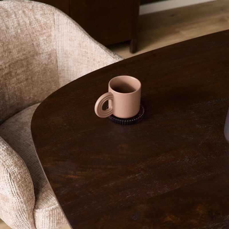 Eettafel Madison Brown vanuit een andere hoek